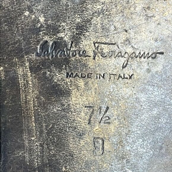 (C) SALVATORE FERRAGAMO Vintage Gancini logo leather dress loafers Size: 7.5 main image 11